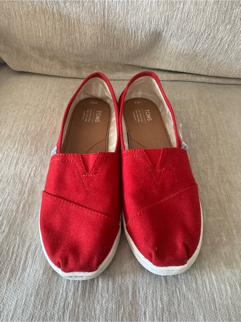 TOMS Classic Red Canvas Slip-On Shoes Kids Youth Size 3.5 (Y3.5) Casual Sneakers